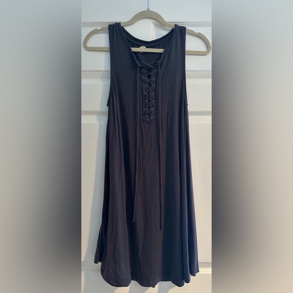 Francesca’s Collection Gray Cross Drawstring Top Dress